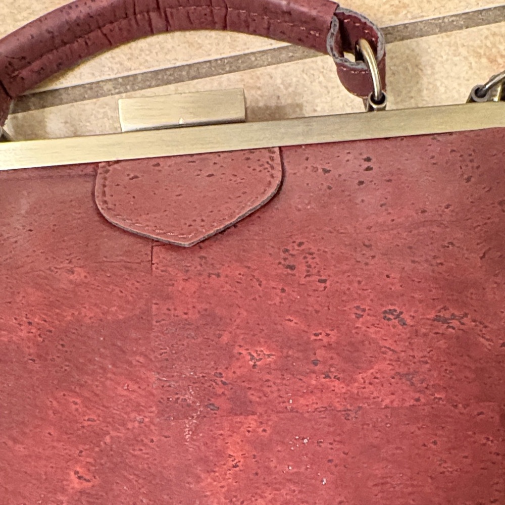 Classic BeBeBark Brick-Red sustainable CORK Backpack Crossbody - Picture 4 of 8
